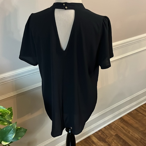 EUC Sienna Sky Black Perforated Work Blouse Short Sleeve Womens Medium - Picture 4 of 9